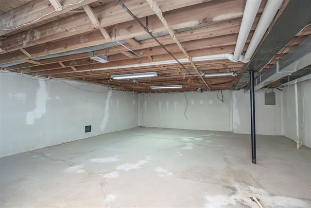 2377 Duke Drive, Troy, MI 48085