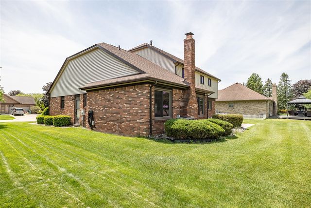 2377 Duke Drive, Troy, MI 48085