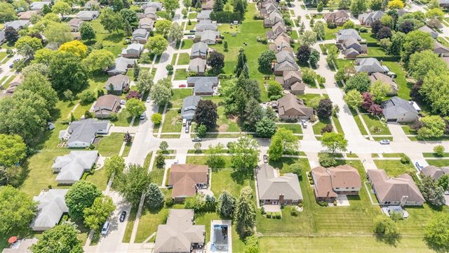 2377 Duke Drive, Troy, MI 48085