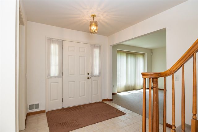 2377 Duke Drive, Troy, MI 48085