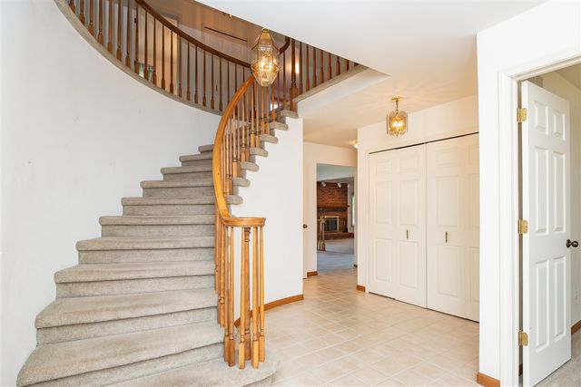 2377 Duke Drive, Troy, MI 48085