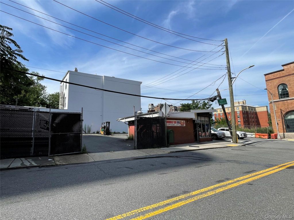 42 Buena Vista Avenue, Yonkers, NY 10701 — photo 5