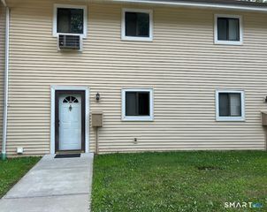 38 Sutton Place 38, Bloomfield, CT 06002