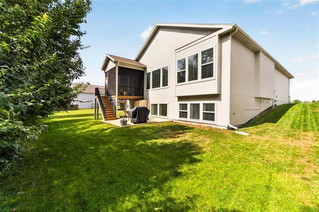 1169 SW Whitby Drive, Lee's Summit, MO 64082