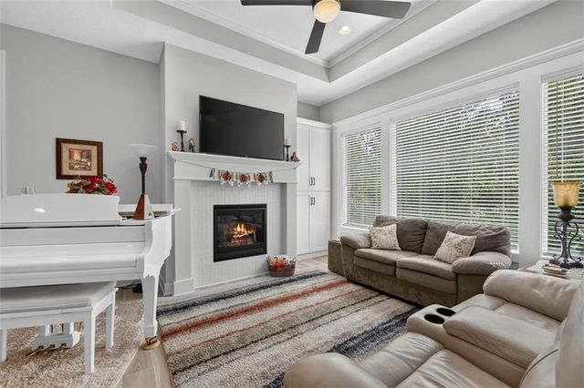 1169 SW Whitby Drive, Lee's Summit, MO 64082