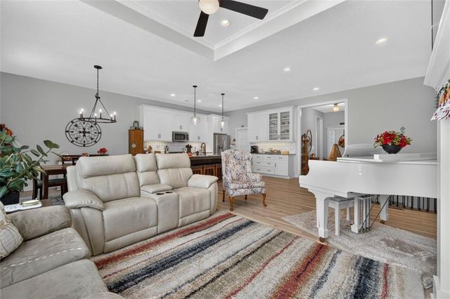 1169 SW Whitby Drive, Lee's Summit, MO 64082