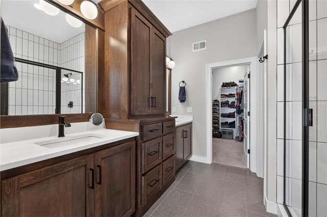 1169 SW Whitby Drive, Lee's Summit, MO 64082