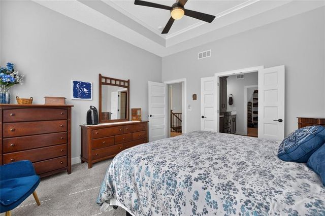 1169 SW Whitby Drive, Lee's Summit, MO 64082