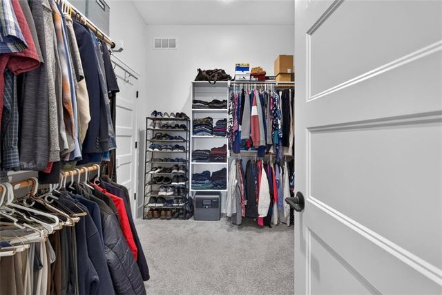 1169 SW Whitby Drive, Lee's Summit, MO 64082