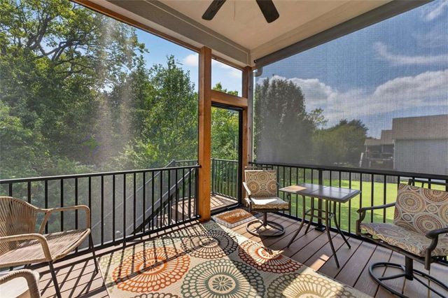 1169 SW Whitby Drive, Lee's Summit, MO 64082