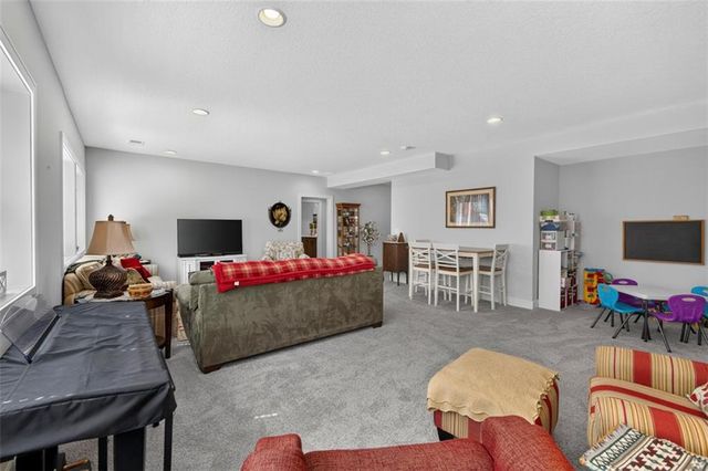 1169 SW Whitby Drive, Lee's Summit, MO 64082