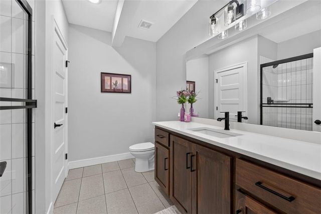 1169 SW Whitby Drive, Lee's Summit, MO 64082