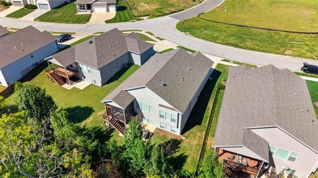 1169 SW Whitby Drive, Lee's Summit, MO 64082
