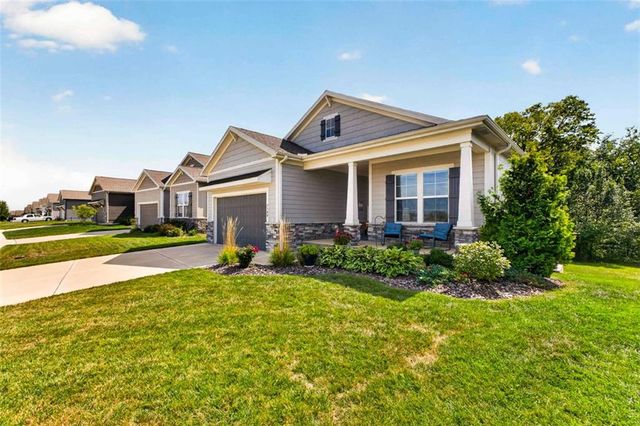 1169 SW Whitby Drive, Lee's Summit, MO 64082