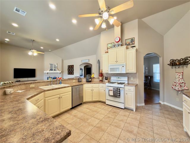 30306 E 59th Street S, Broken Arrow, OK 74014