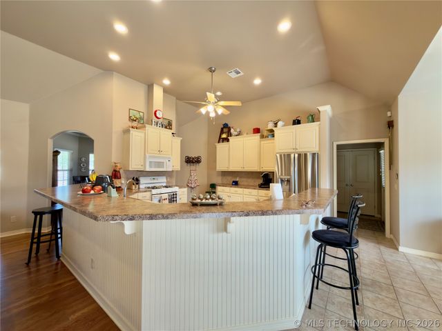 30306 E 59th Street S, Broken Arrow, OK 74014