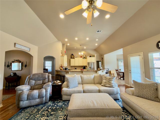 30306 E 59th Street S, Broken Arrow, OK 74014