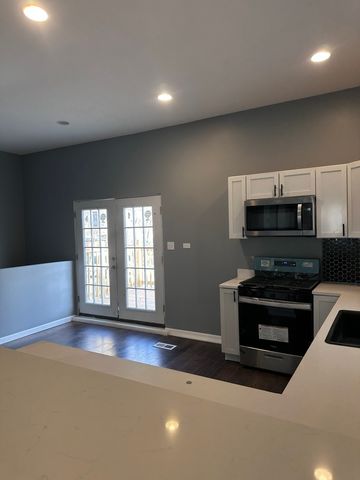 6715 S Sangamon Street, Chicago, IL 60621