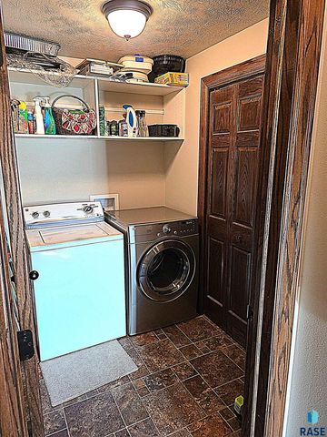 7905 S Merrit Pl Place, Sioux Falls, SD 57108