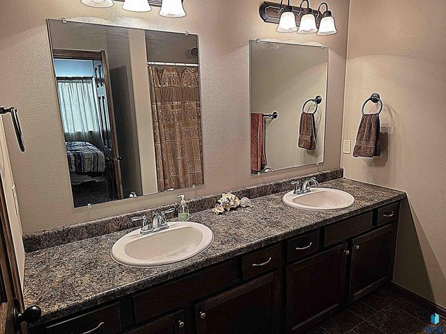 7905 S Merrit Pl Place, Sioux Falls, SD 57108