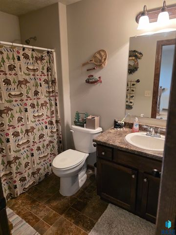 7905 S Merrit Pl Place, Sioux Falls, SD 57108