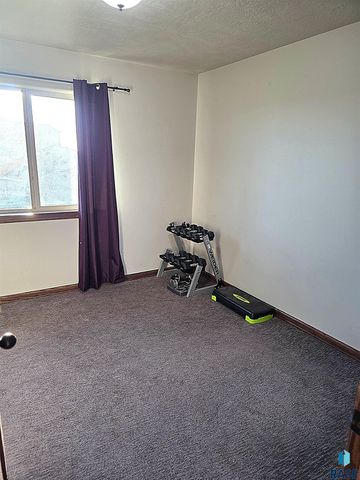 7905 S Merrit Pl Place, Sioux Falls, SD 57108