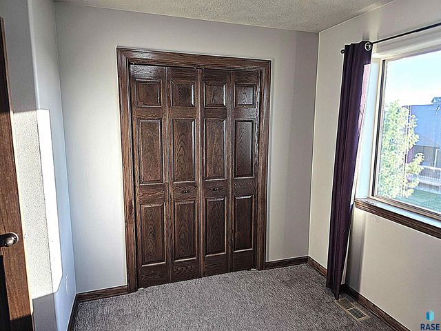 7905 S Merrit Pl Place, Sioux Falls, SD 57108