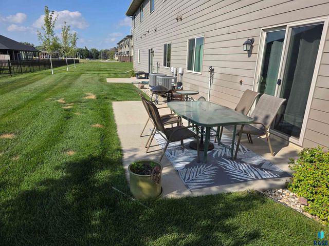 7905 S Merrit Pl Place, Sioux Falls, SD 57108