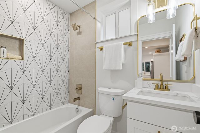 3448 14th Avenue W, Seattle, WA 98119