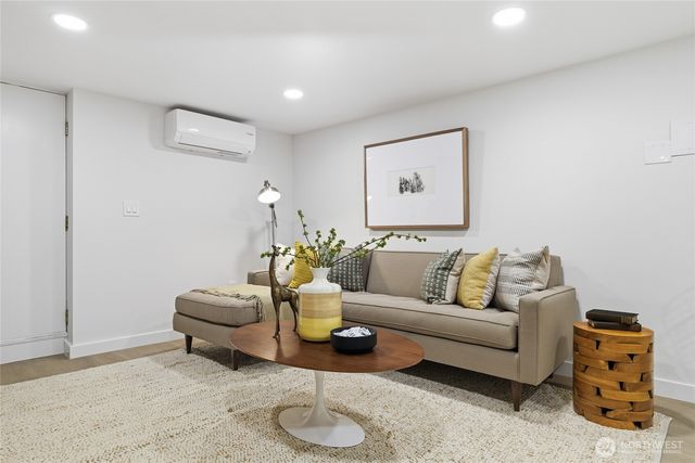 3448 14th Avenue W, Seattle, WA 98119