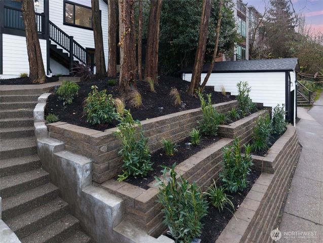 3448 14th Avenue W, Seattle, WA 98119