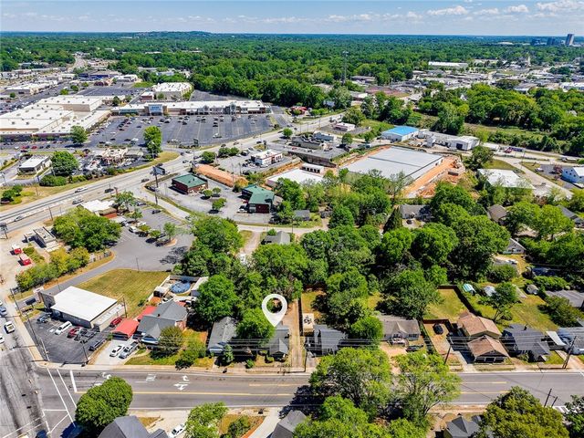 806 Perry Road, Greenville, SC 29609