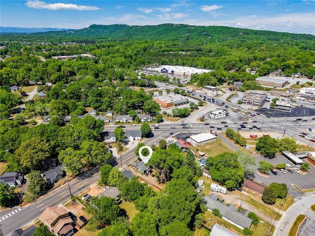 806 Perry Road, Greenville, SC 29609