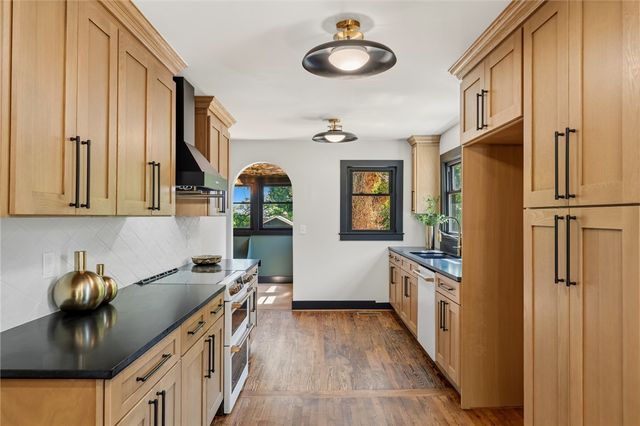 806 Perry Road, Greenville, SC 29609