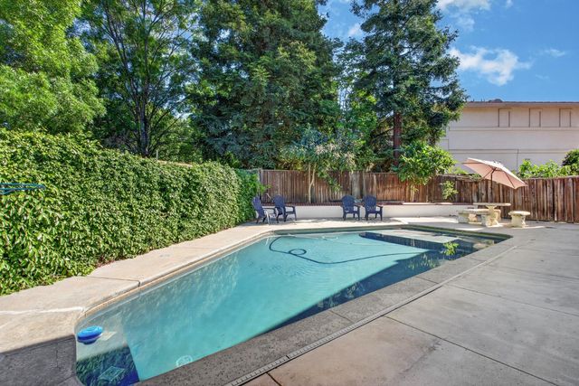 2040 Iberis Ct, Tracy, CA 95376