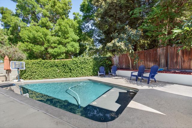 2040 Iberis Ct, Tracy, CA 95376