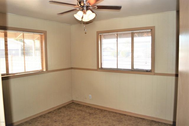 11388 N 111th Avenue, Youngtown, AZ 85363