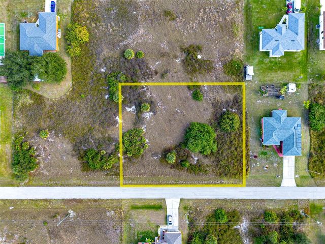 739 KNOX AVENUE S, Lehigh Acres, FL 33974
