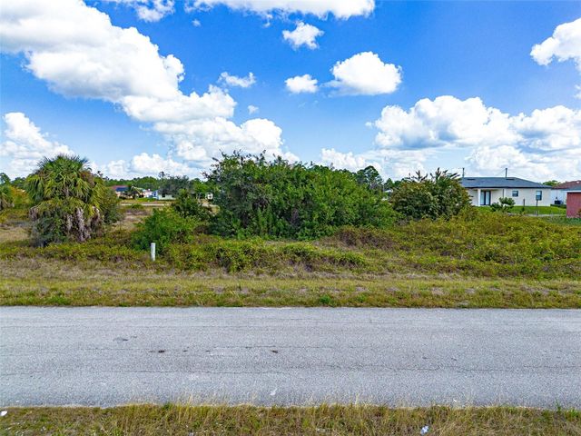 739 KNOX AVENUE S, Lehigh Acres, FL 33974