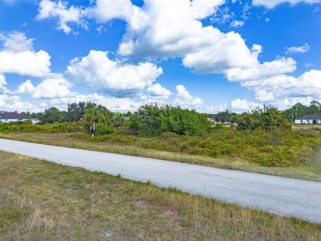 739 KNOX AVENUE S, Lehigh Acres, FL 33974