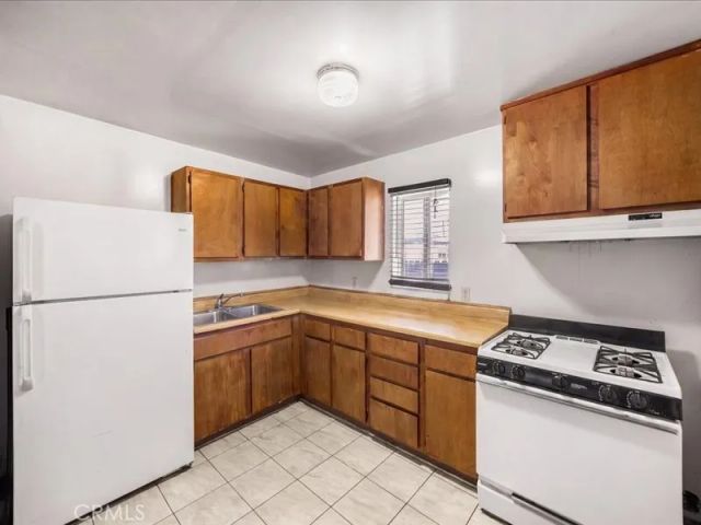 2103 2115,2117 B Street, La Verne, CA 91750