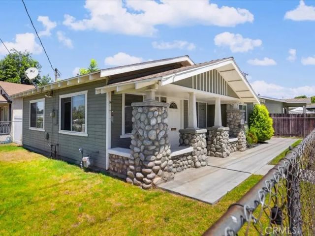 2103 2115,2117 B Street, La Verne, CA 91750
