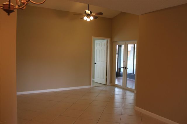 7044 Lantana Ln, Tamarac, FL 33321