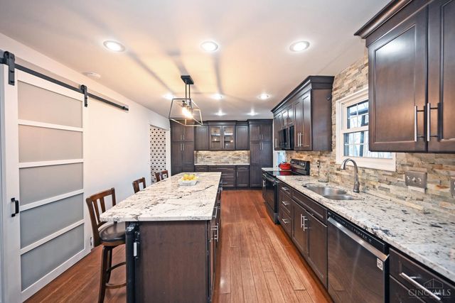 7712 Stonehill Drive, Anderson Twp, OH 45255