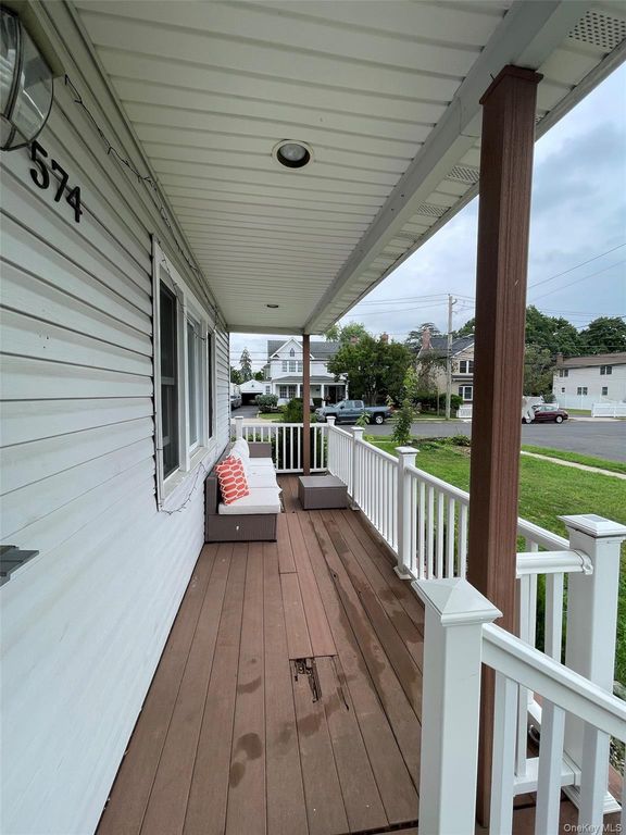 574 Rudwick Place, East Meadow, NY 11554 — photo 3