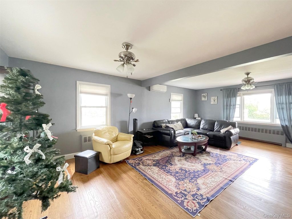 574 Rudwick Place, East Meadow, NY 11554 — photo 5