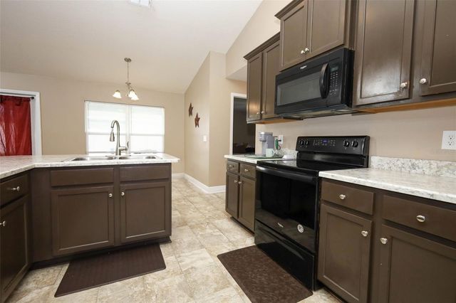 31631 BROADWATER AVENUE, Leesburg, FL 34748