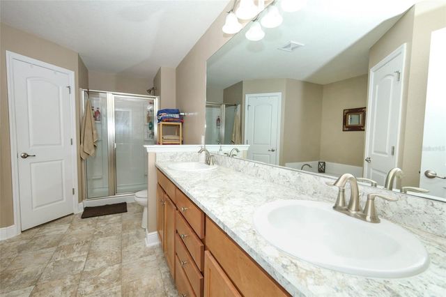 31631 BROADWATER AVENUE, Leesburg, FL 34748