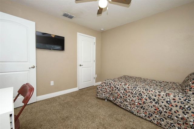 31631 BROADWATER AVENUE, Leesburg, FL 34748