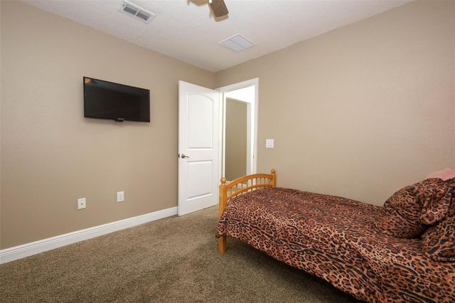 31631 BROADWATER AVENUE, Leesburg, FL 34748